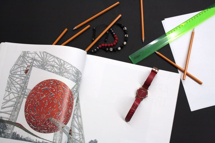 Процесс изготовления конвертов с логотипом компании